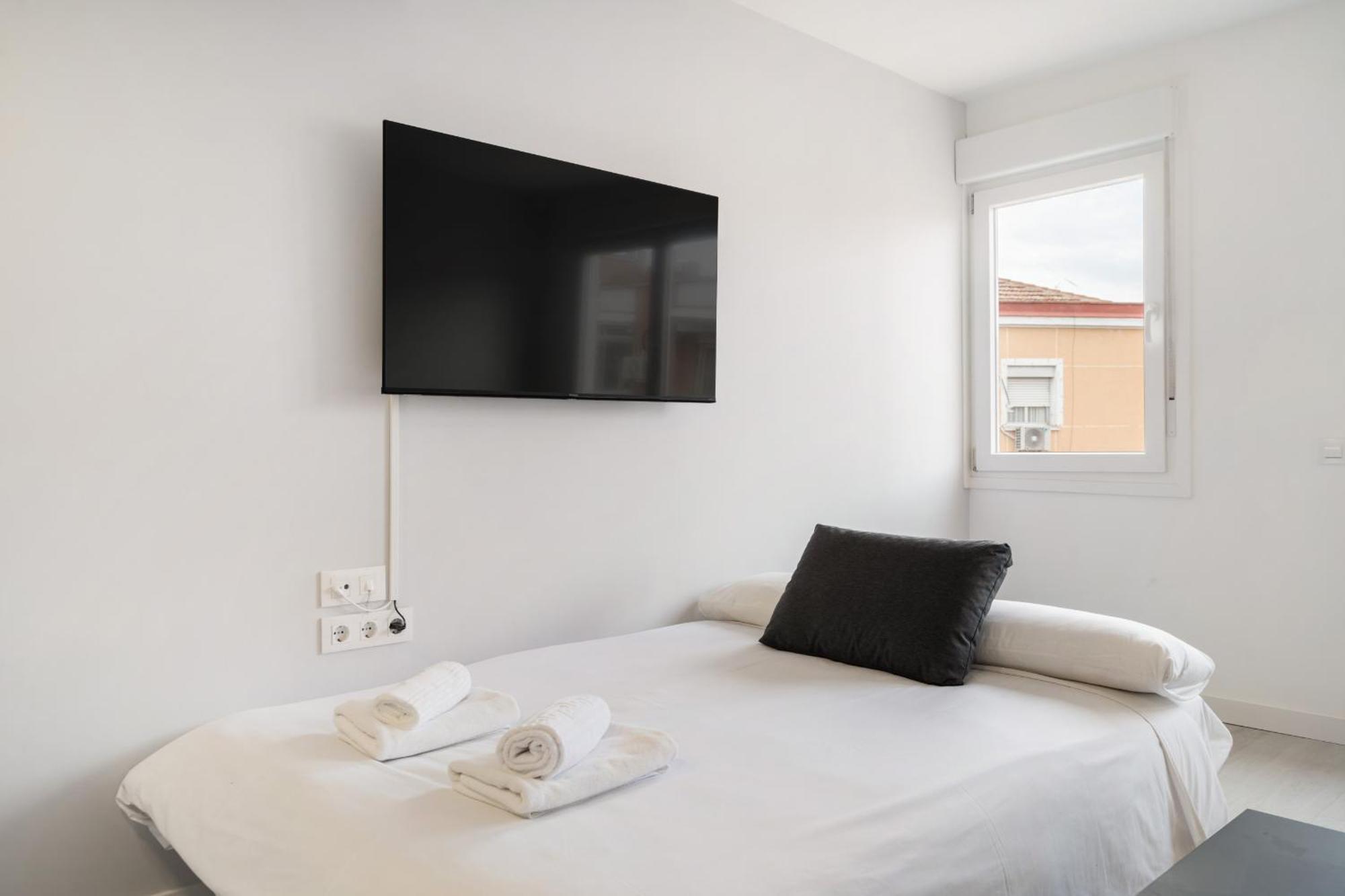 Madriver Apartamentos Reformados Con Parking Gratuito ภายนอก รูปภาพ