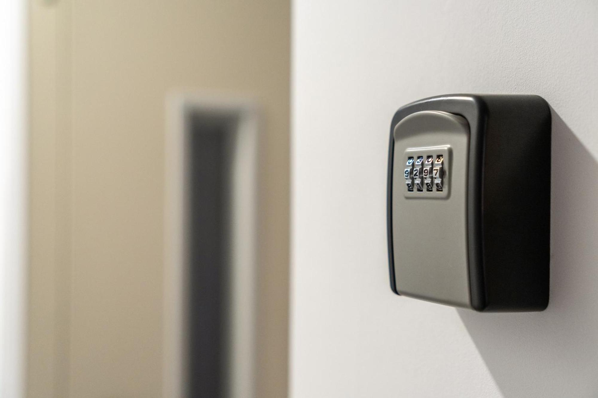 Madriver Apartamentos Reformados Con Parking Gratuito ภายนอก รูปภาพ